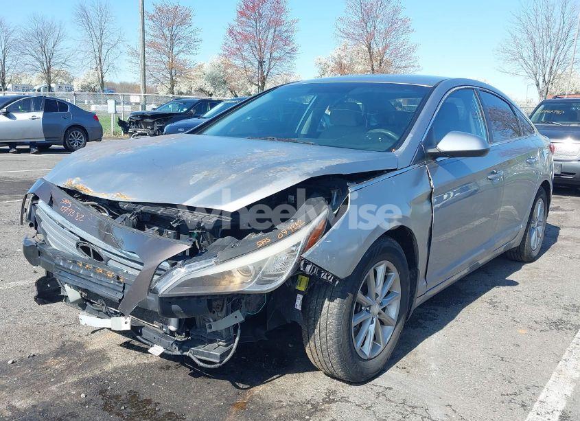 Photo 2 of 2016 Hyundai Sonata SE (VIN 5NPE24AF4GH407925)