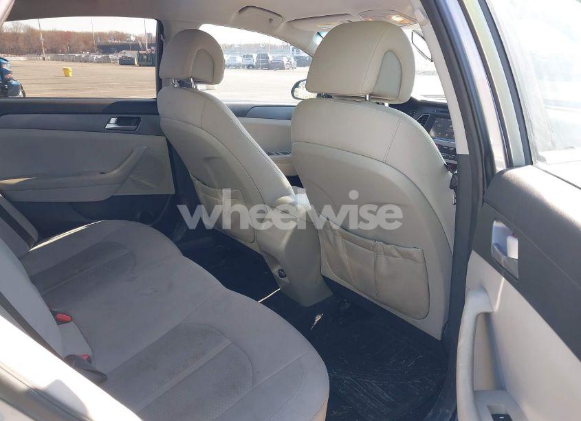 Photo 8 of 2016 Hyundai Sonata SE (VIN 5NPE24AF4GH407925)