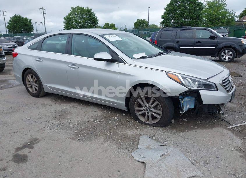 2016 Hyundai Sonata SE (VIN 5NPE24AF4GH415913) main photo