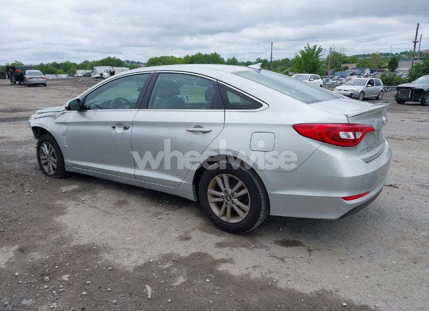 Photo 3 of 2016 Hyundai Sonata SE (VIN 5NPE24AF4GH415913)