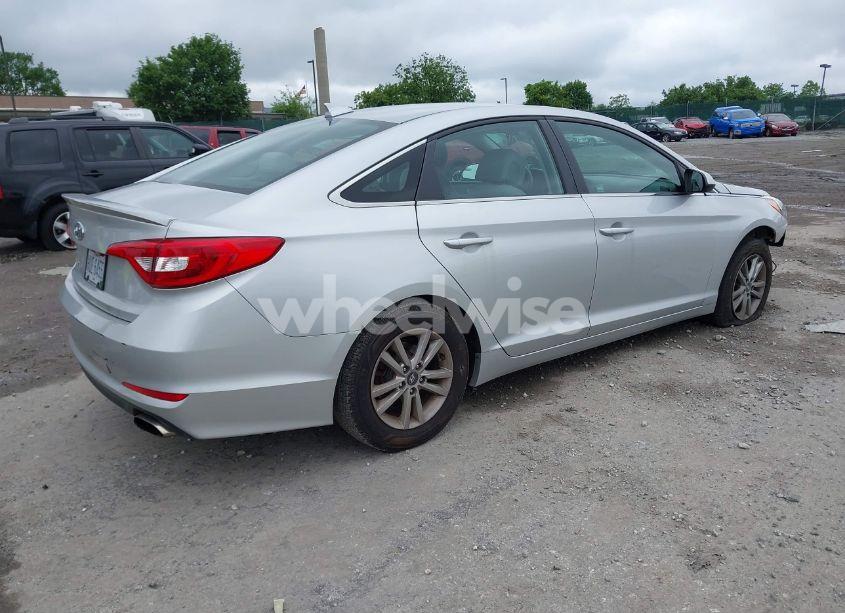 Photo 4 of 2016 Hyundai Sonata SE (VIN 5NPE24AF4GH415913)