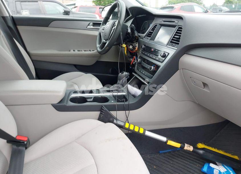 Photo 5 of 2016 Hyundai Sonata SE (VIN 5NPE24AF4GH415913)