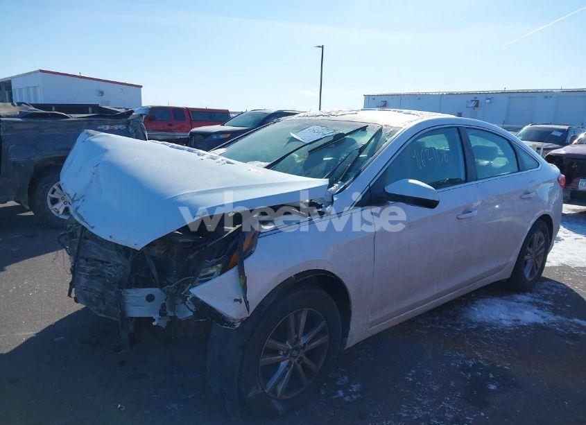 Photo 2 of 2017 Hyundai Sonata SE (VIN 5NPE24AF4HH451523)