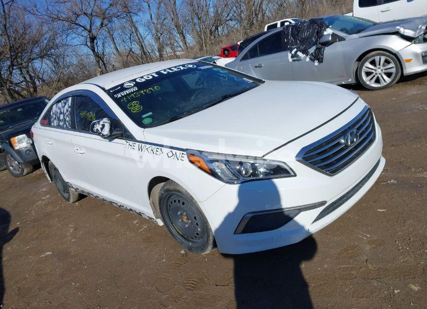2017 Hyundai Sonata SE (VIN 5NPE24AF4HH460013) main photo