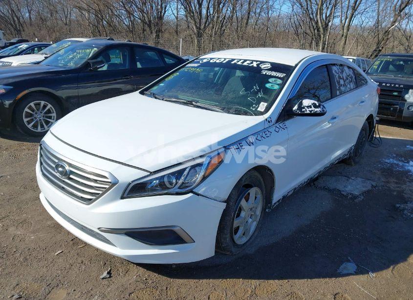 Photo 2 of 2017 Hyundai Sonata SE (VIN 5NPE24AF4HH460013)