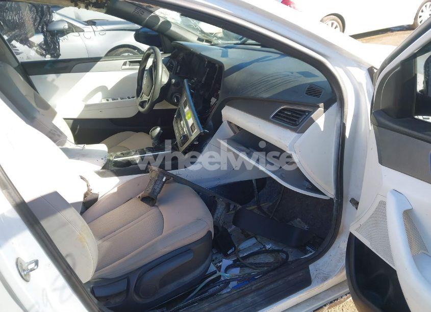 Photo 5 of 2017 Hyundai Sonata SE (VIN 5NPE24AF4HH460013)
