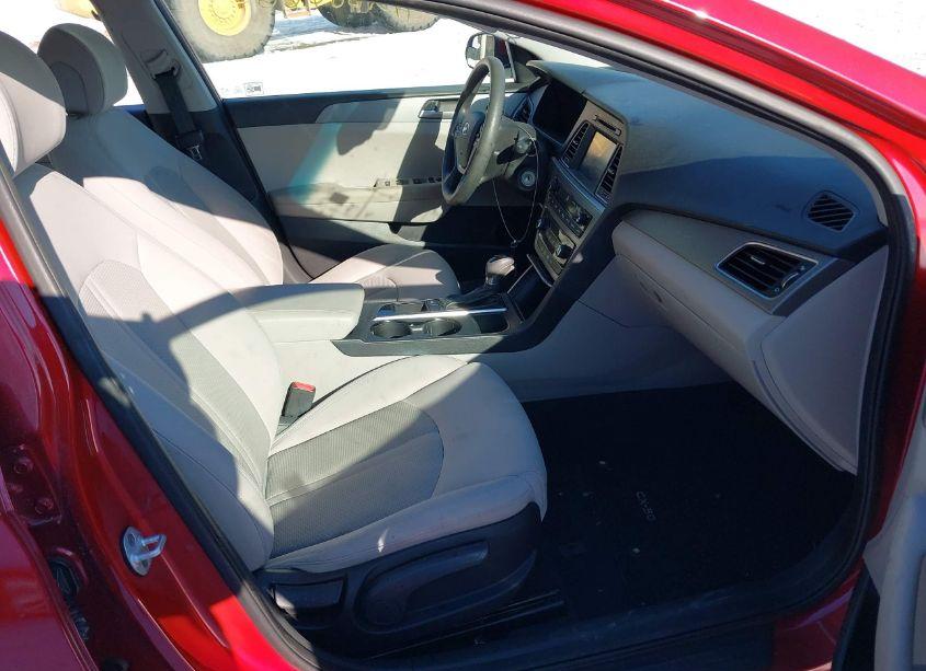 Photo 5 of 2017 Hyundai Sonata SE (VIN 5NPE24AF4HH466328)