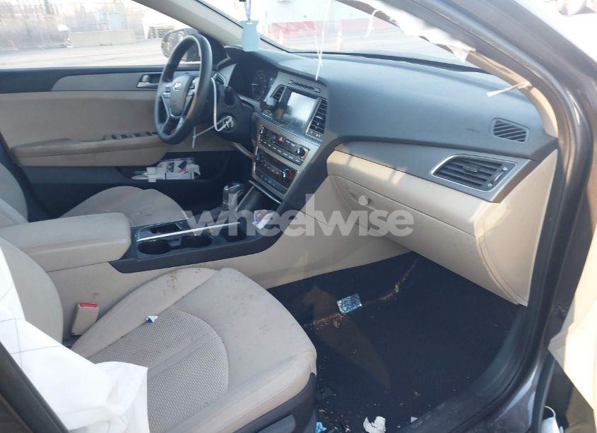 Photo 5 of 2017 Hyundai Sonata SE (VIN 5NPE24AF4HH482870)