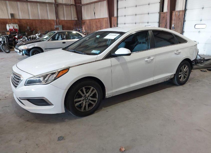 Photo 2 of 2017 Hyundai Sonata SE (VIN 5NPE24AF4HH487079)