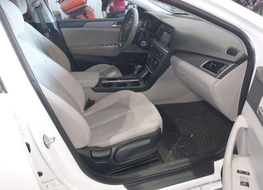 Photo 5 of 2017 Hyundai Sonata SE (VIN 5NPE24AF4HH487079)