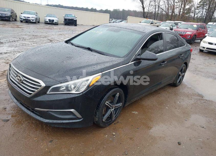Photo 2 of 2017 Hyundai Sonata SE (VIN 5NPE24AF4HH552349)