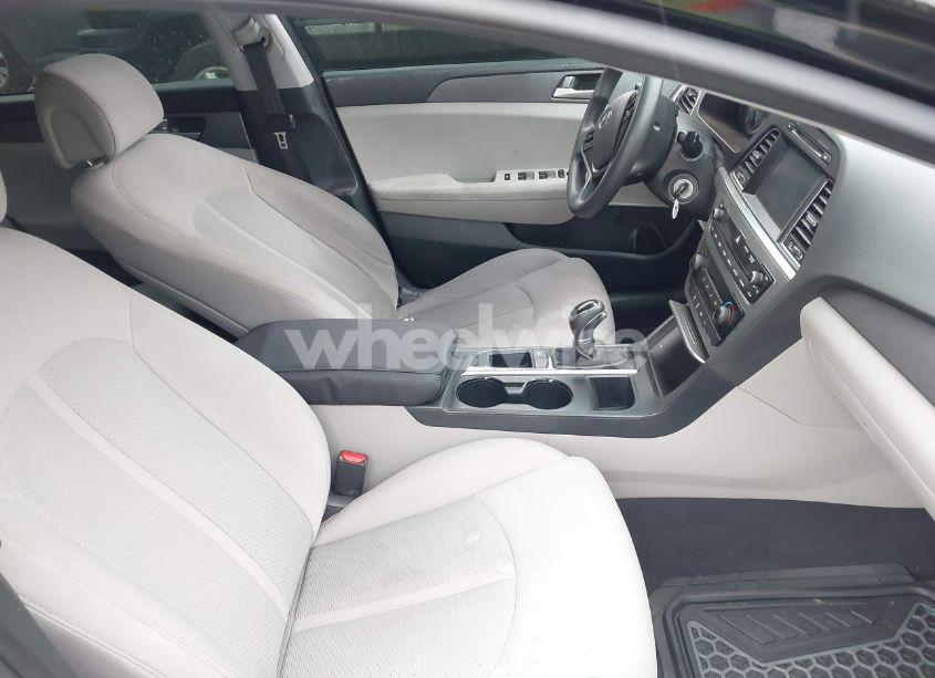 Photo 5 of 2017 Hyundai Sonata SE (VIN 5NPE24AF4HH552349)