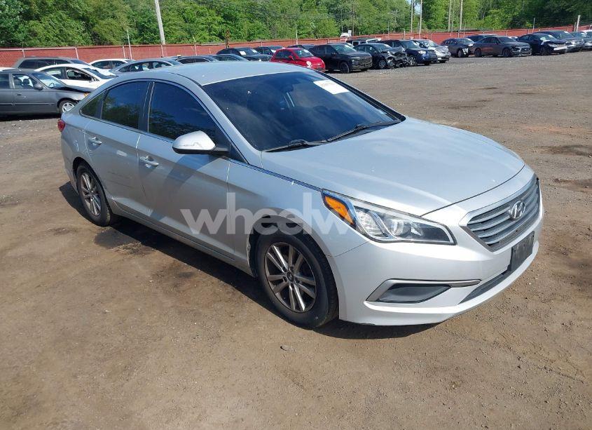 2017 Hyundai Sonata (VIN 5NPE24AF4HH563397) main photo