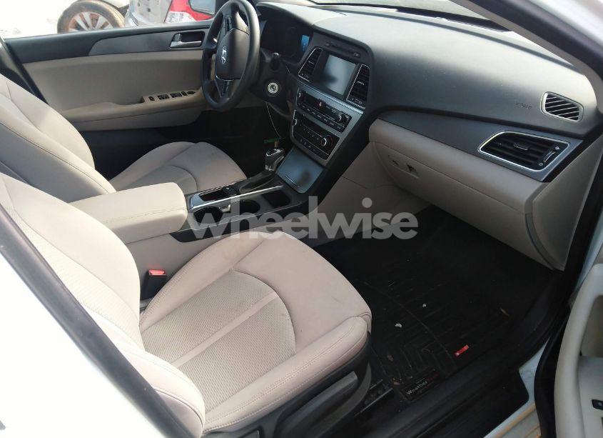 Photo 5 of 2017 Hyundai Sonata SE (VIN 5NPE24AF4HH566171)