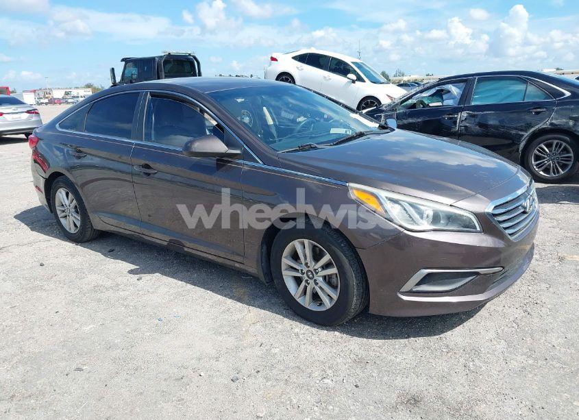 2017 Hyundai Sonata SE (VIN 5NPE24AF4HH577624) main photo