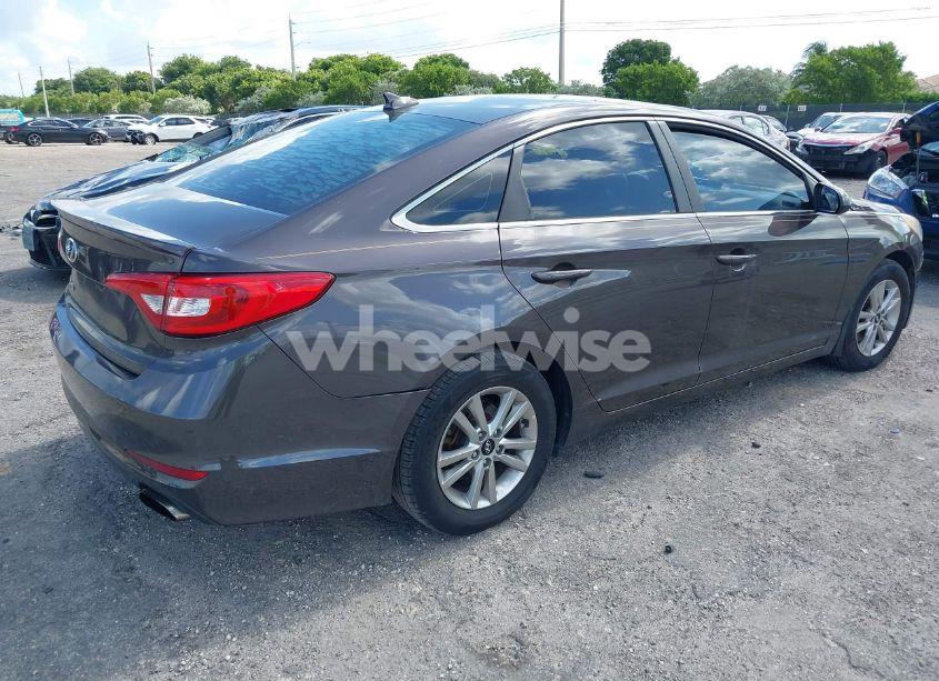 Photo 4 of 2017 Hyundai Sonata SE (VIN 5NPE24AF4HH577624)