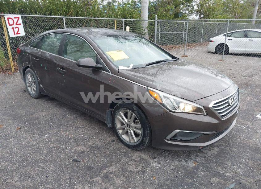2017 Hyundai Sonata SE (VIN 5NPE24AF4HH591619) main photo