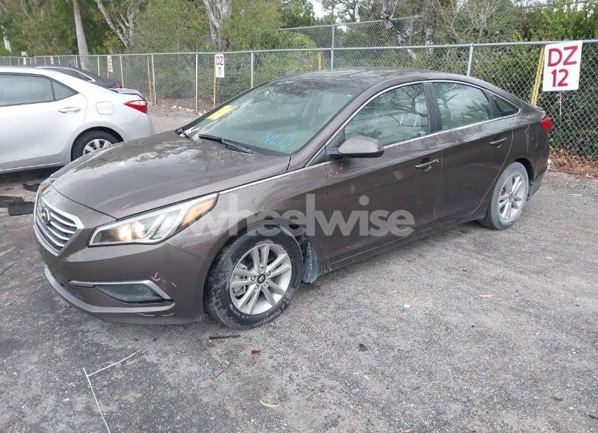 Photo 2 of 2017 Hyundai Sonata SE (VIN 5NPE24AF4HH591619)