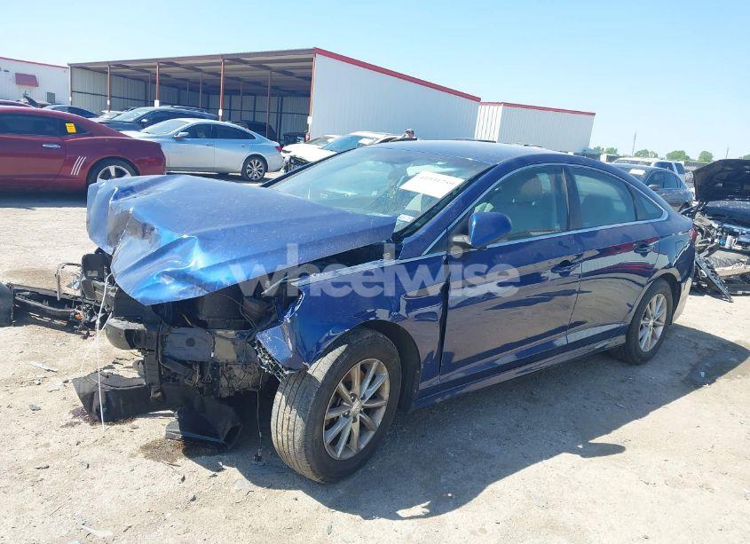 Photo 2 of 2018 Hyundai Sonata SE (VIN 5NPE24AF4JH614399)