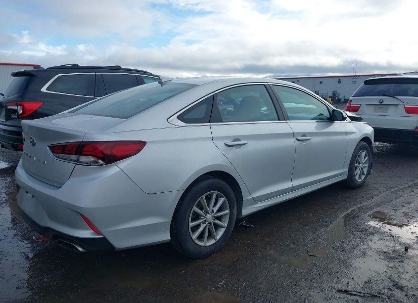 Photo 4 of 2018 Hyundai Sonata SE (VIN 5NPE24AF4JH625306)