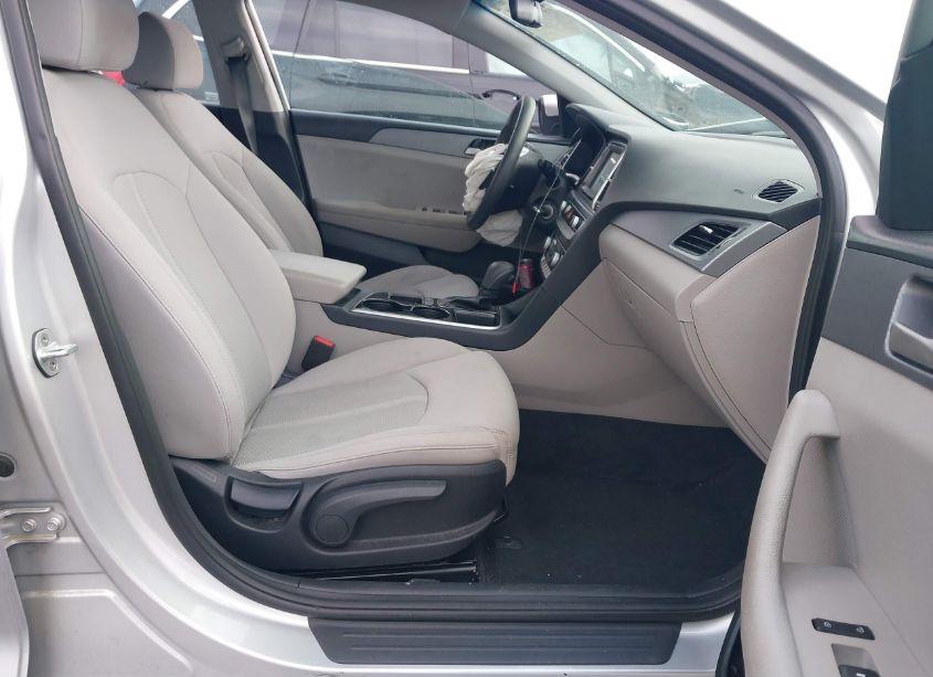 Photo 5 of 2018 Hyundai Sonata SE (VIN 5NPE24AF4JH625306)