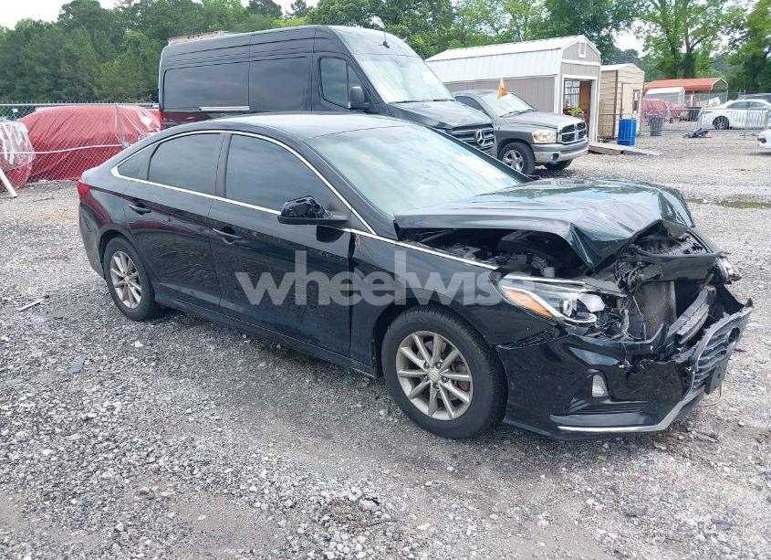 2018 Hyundai Sonata SE (VIN 5NPE24AF4JH640839) main photo