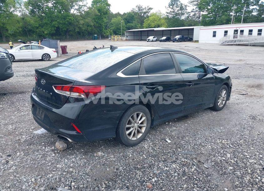 Photo 4 of 2018 Hyundai Sonata SE (VIN 5NPE24AF4JH640839)