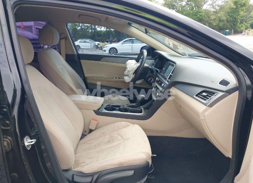 Photo 5 of 2018 Hyundai Sonata SE (VIN 5NPE24AF4JH640839)