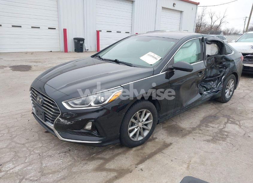Photo 2 of 2018 Hyundai Sonata SE (VIN 5NPE24AF4JH648181)