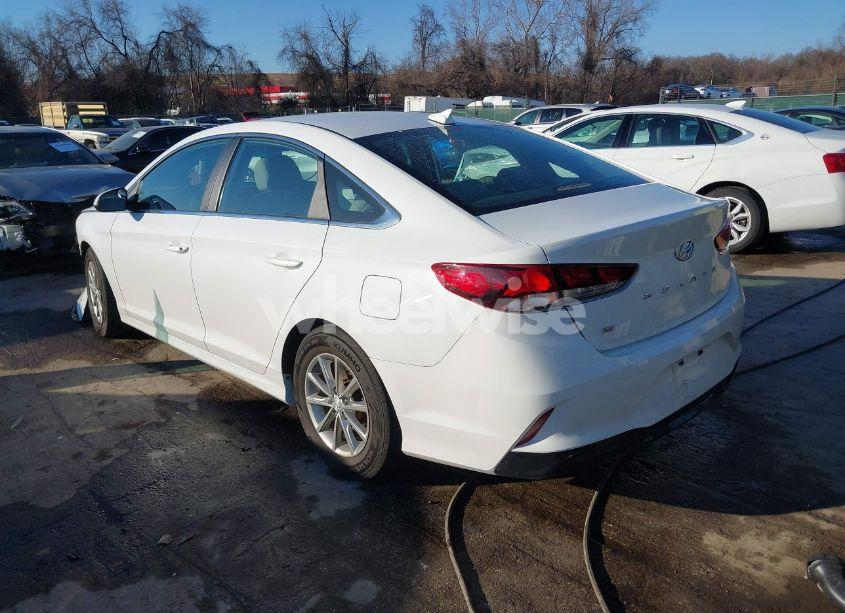 Photo 3 of 2018 Hyundai Sonata SE (VIN 5NPE24AF4JH662386)