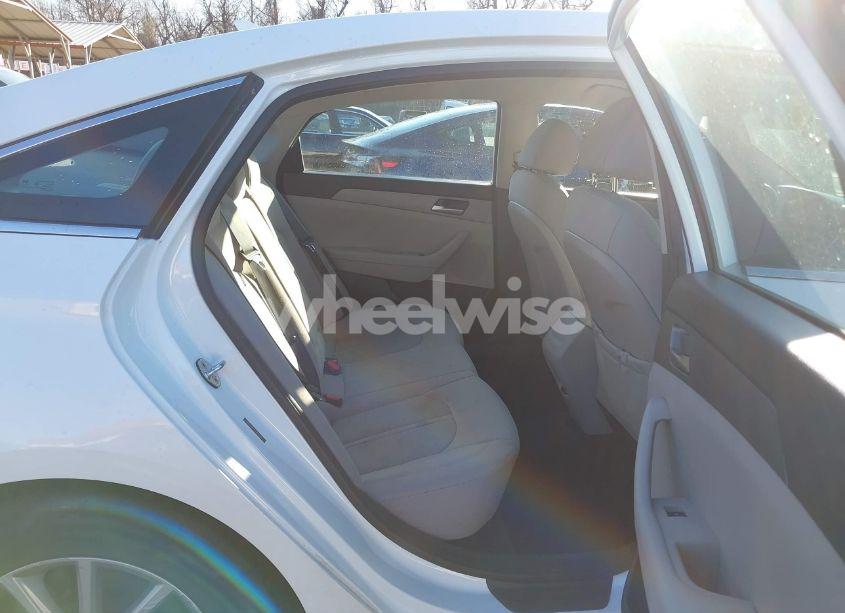 Photo 8 of 2018 Hyundai Sonata SE (VIN 5NPE24AF4JH662386)