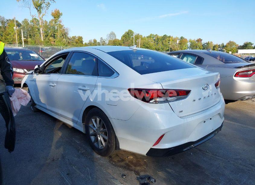 Photo 3 of 2018 Hyundai Sonata SE (VIN 5NPE24AF4JH663912)