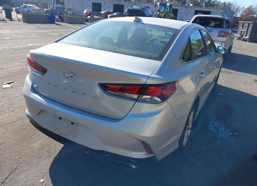 Photo 4 of 2018 Hyundai Sonata SE (VIN 5NPE24AF4JH673372)