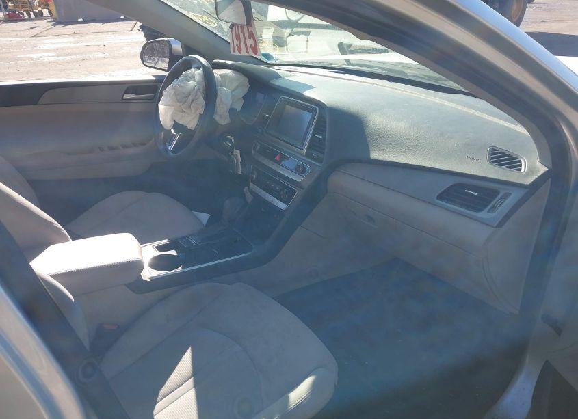Photo 5 of 2018 Hyundai Sonata SE (VIN 5NPE24AF4JH673372)