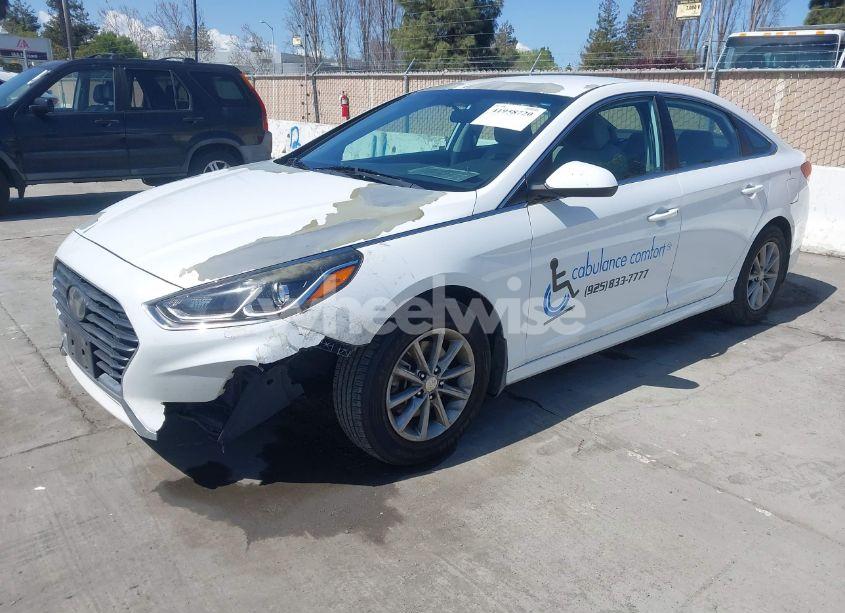 Photo 2 of 2018 Hyundai Sonata SE (VIN 5NPE24AF4JH674506)