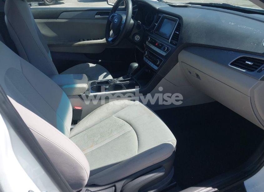 Photo 5 of 2018 Hyundai Sonata SE (VIN 5NPE24AF4JH674506)