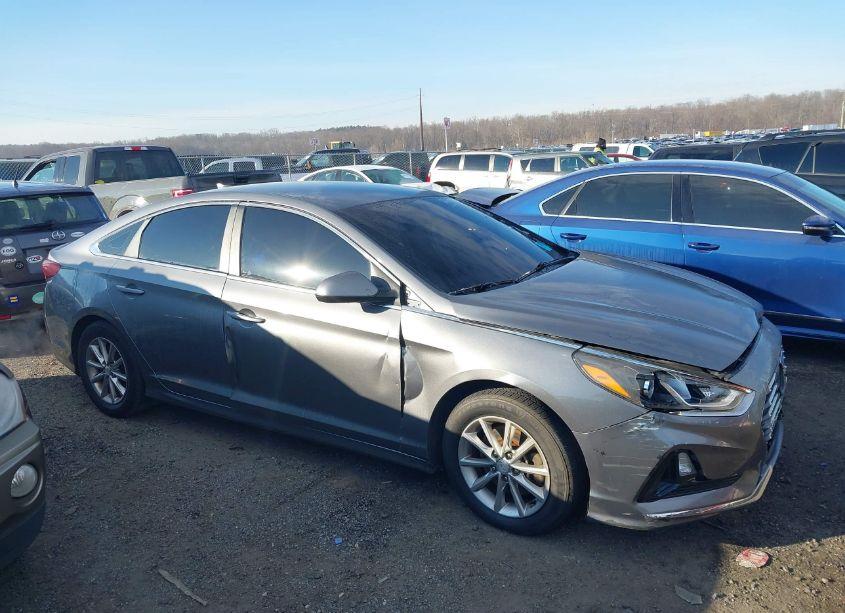 2018 Hyundai Sonata SE (VIN 5NPE24AF4JH680967) main photo