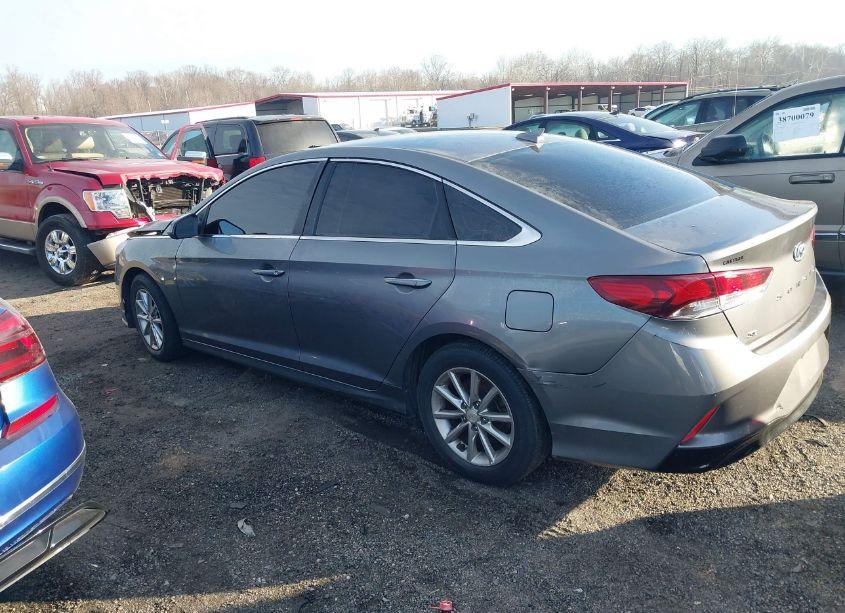 Photo 3 of 2018 Hyundai Sonata SE (VIN 5NPE24AF4JH680967)