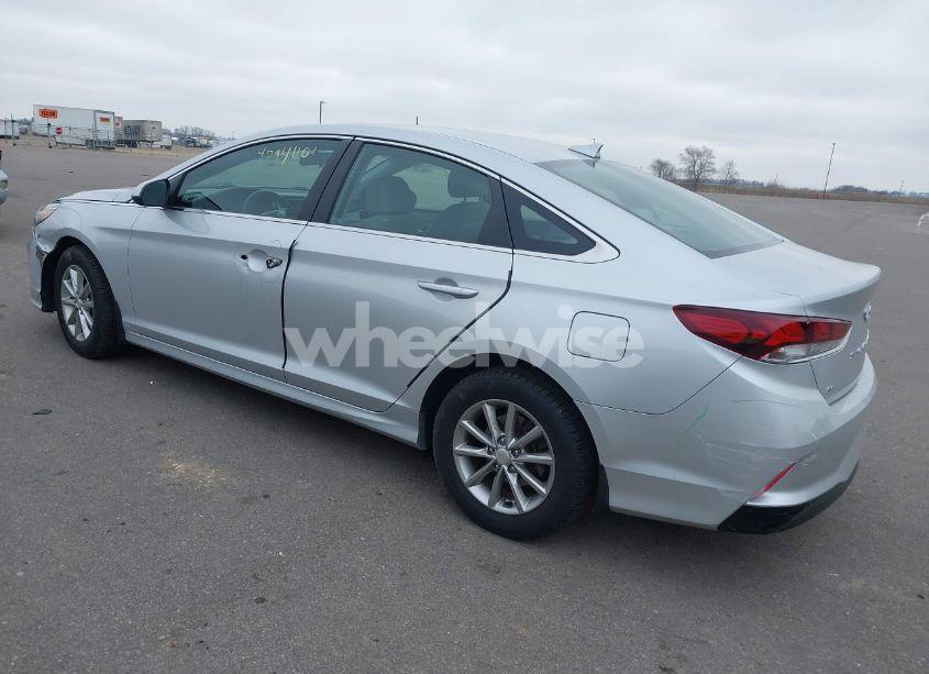 Photo 3 of 2018 Hyundai Sonata SE (VIN 5NPE24AF4JH681259)