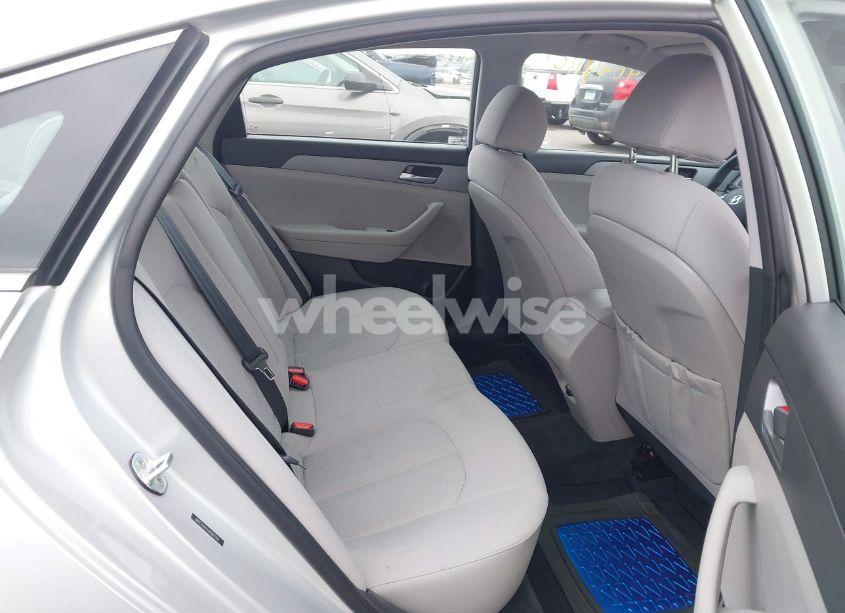 Photo 8 of 2018 Hyundai Sonata SE (VIN 5NPE24AF4JH681259)