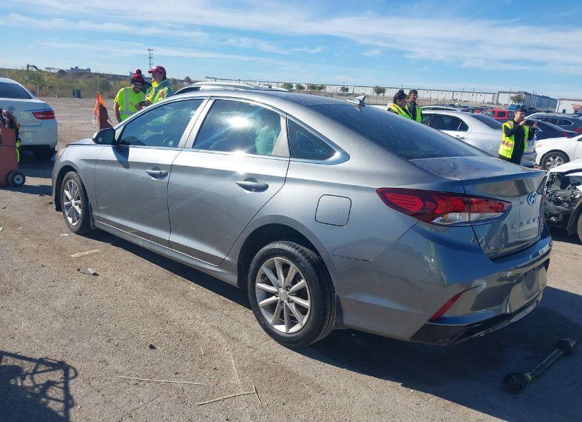 Photo 3 of 2018 Hyundai Sonata SE (VIN 5NPE24AF4JH694514)