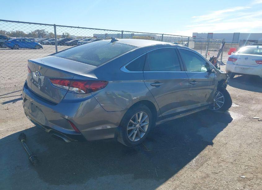 Photo 4 of 2018 Hyundai Sonata SE (VIN 5NPE24AF4JH694514)