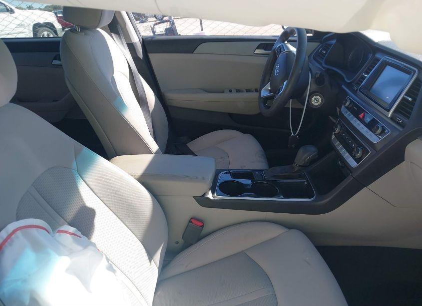 Photo 5 of 2018 Hyundai Sonata SE (VIN 5NPE24AF4JH694514)
