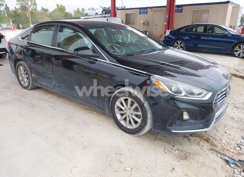 2018 Hyundai Sonata SE (VIN 5NPE24AF4JH700246) main photo