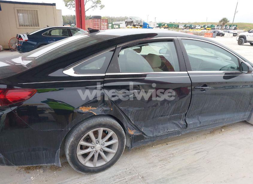 Photo 6 of 2018 Hyundai Sonata SE (VIN 5NPE24AF4JH700246)