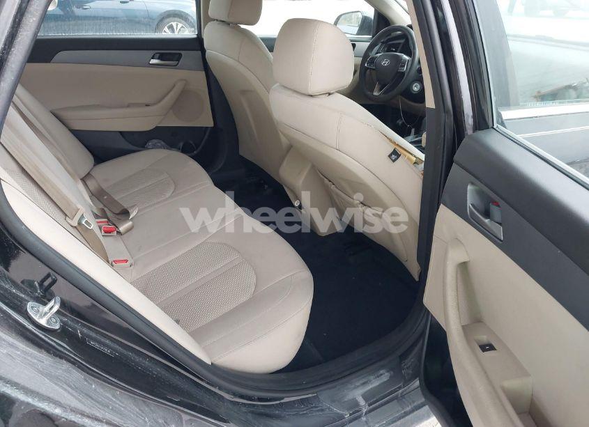 Photo 8 of 2018 Hyundai Sonata SE (VIN 5NPE24AF4JH700246)