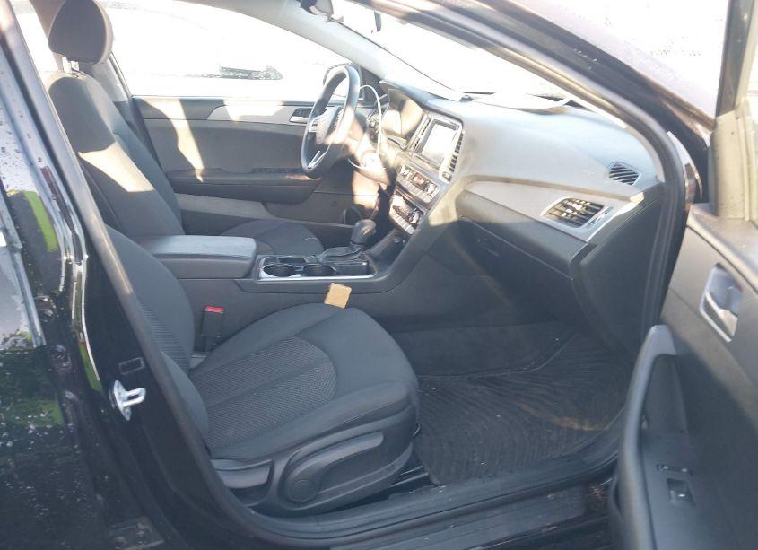 Photo 5 of 2018 Hyundai Sonata SE (VIN 5NPE24AF4JH725230)