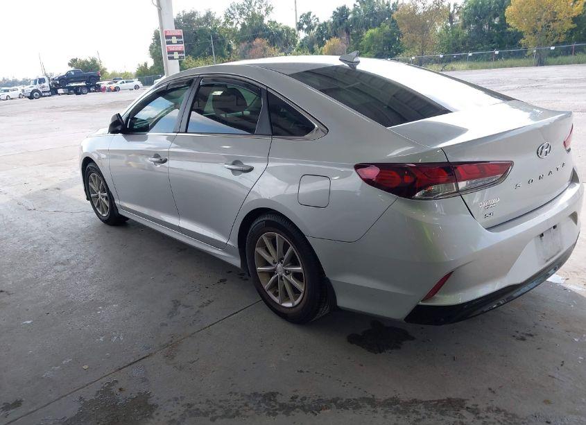 Photo 3 of 2019 Hyundai Sonata SE (VIN 5NPE24AF4KH729649)