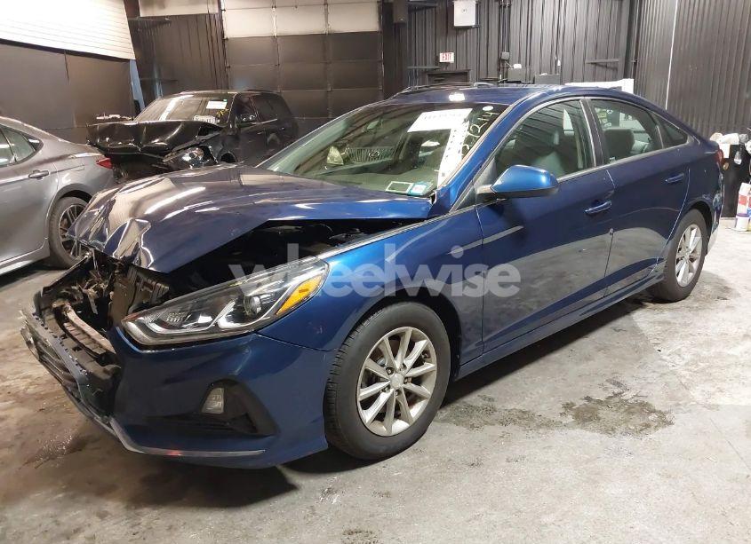 Photo 2 of 2019 Hyundai Sonata SE (VIN 5NPE24AF4KH765163)