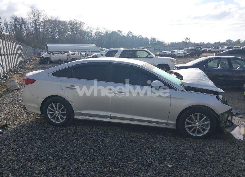 Photo 14 of 2019 Hyundai Sonata SE (VIN 5NPE24AF4KH766121)